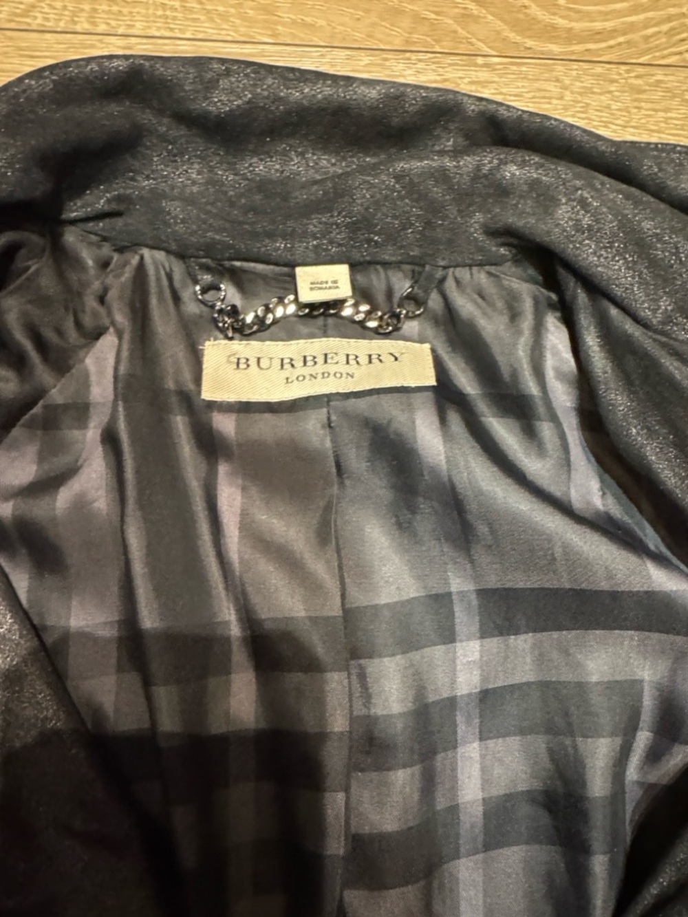 Burberry Black Leather Belted High-Collar Jacket - Picture 5 of 8